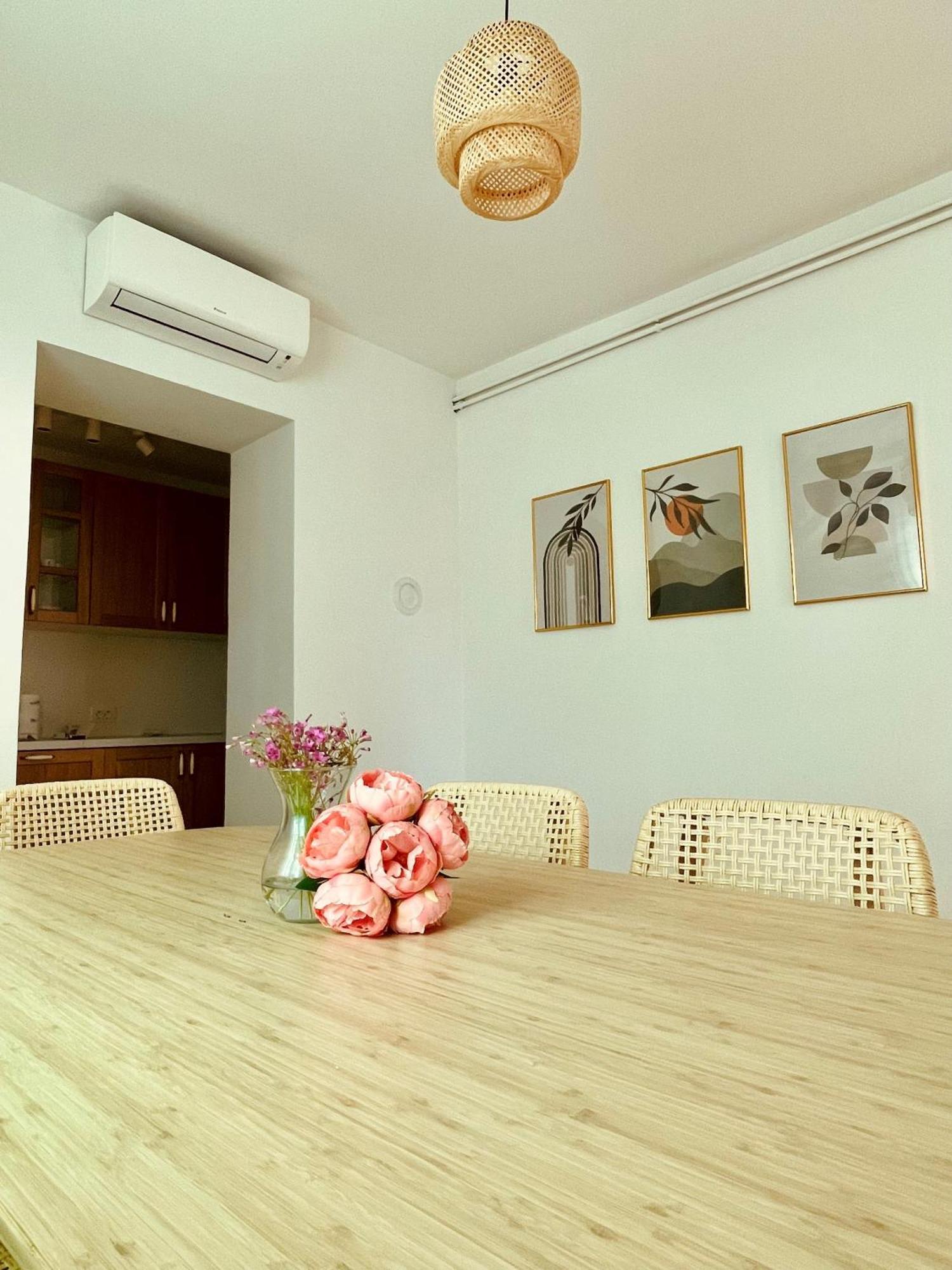 Lavrika Apartament *